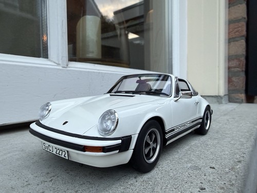 Porsche 911 7 targa - 1:18,